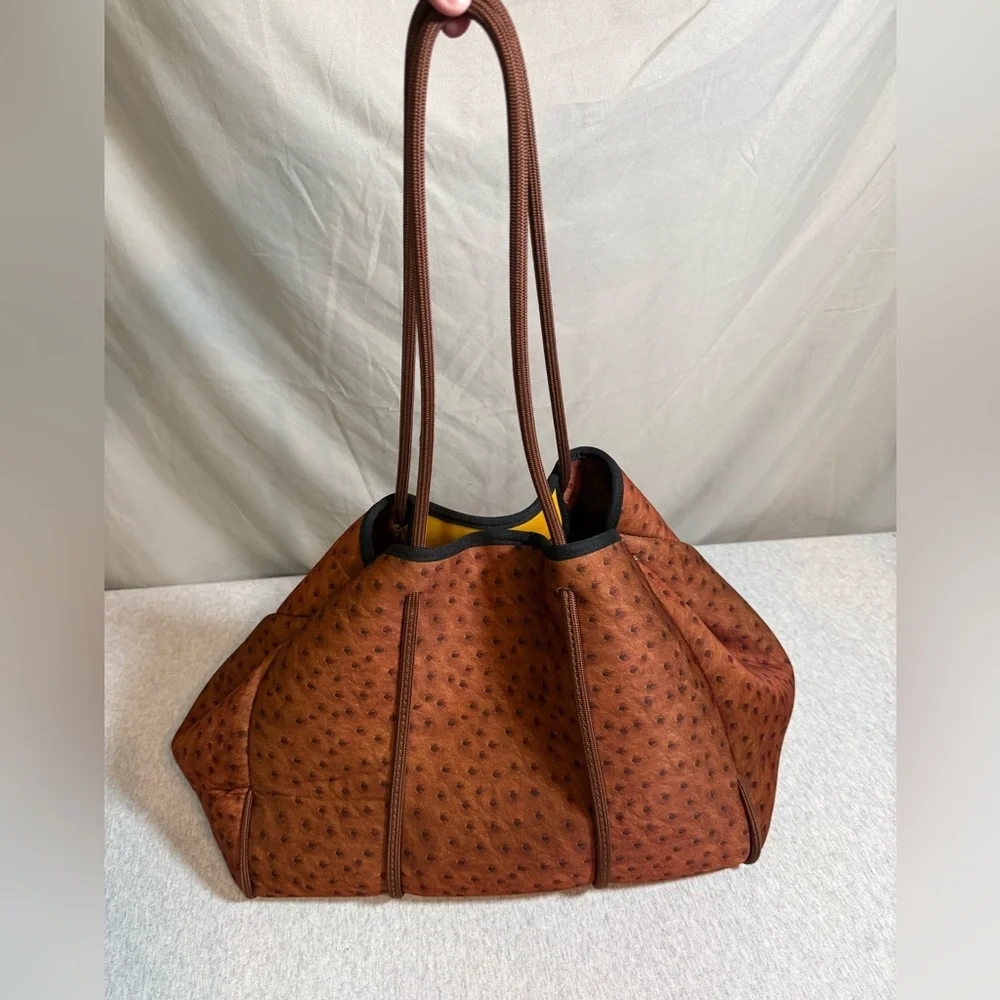 Taylor Gray Zandy Tote Bag – Brown Ostrich‎ Print 👜✨